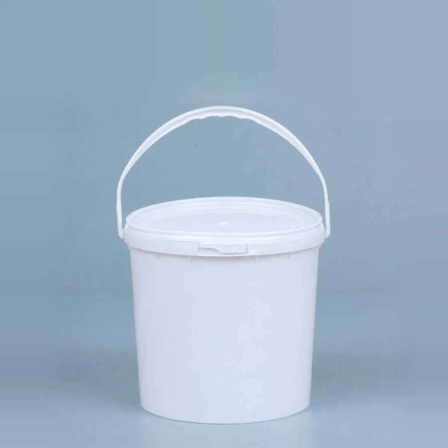 Smart Series 5 litre white plastic bucket with lid and carry handle, by Majid Industries