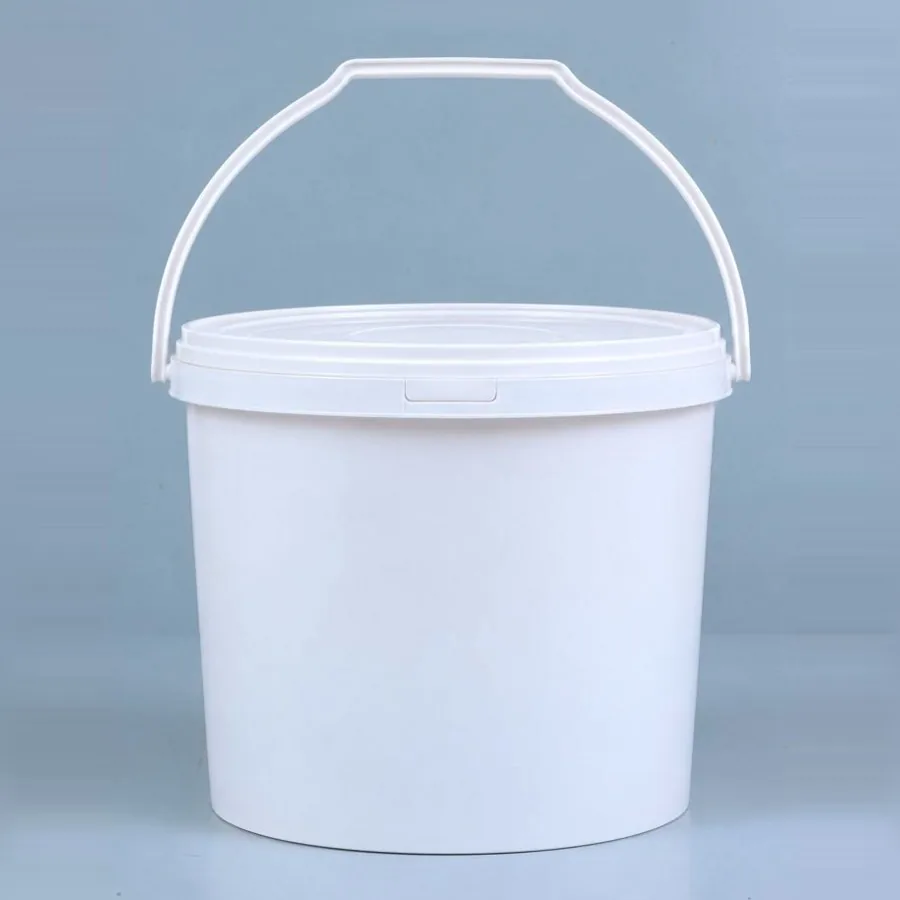 Smart Series 20 litre white plastic bucket with lid and carry handle, by Majid Industries